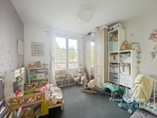 Appartement T4 à vendre, 4 pièces, 1 balcon, 1 parking en sous-sol, 1 cave, accès PMR - PLAISIR (78370)