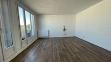 Appartement T3 à vendre, 3 pièces Dernier étage – Balcon – Parking – Cave – Proche gare LES CLAYES SOUS BOIS (78)