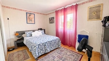MAISON FAMILIALE 140 M² – 6 CHAMBRES – 2 SUITES PARENTALES – JARDIN – GARAGE – PLAISIR