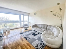 Appartement T3, 3pieces à vendre, avec balcon à LES CLAYES SOUS BOIS