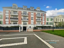 Appartement T4 à vendre, 4 pièces, 1 balcon, 1 parking en sous-sol, 1 cave, accès PMR - PLAISIR (78370)
