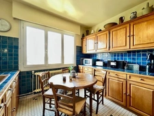 GRAND APPARTEMENT DE 120m2 - 3 CHAMBRES - CAVE - BOX