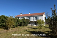 VENDEE ( 85 ) Maison à vendre 10 pièces LA BARRE DE MONTS Proche MER, PLAGES ,FORET,  NOIRMOUTIER, 153 m² ,5 chambres, 3 WC , 2 salles d'eau , 1 salle de bains 1871m² terrain clos , puits, garage
