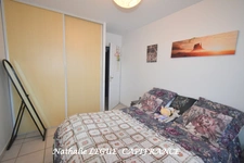 CHALLANS (85) Vendée proche commerces , centre ville , gare , hôpital , Maison  VIAGER occupé 4 pièces terrain 764 m² (jardinet privatif )clos 2 chambres