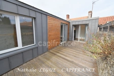 85 BOUIN VENDEE entre CHALLANS, NOIRMOUTIER et PORNIC Maison 58 m²  meublée à louer de suite 3 pièces ,1 chambre, terrasse en bois