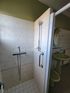 ( 85 ) Vendée entre NOIRMOUTIER , PORNIC et CHALLANS à vendre centre ville  BEAUVOIR SUR MER maison 7 pièces , 181 m² ,4 chambres , garage , terrain clos de 396 m²