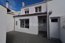 FROMENTINE ( 85 ) Vendée centre bourg , plage , MER  , proche NOIRMOUTIER Appartement à vendre séjour , 1 chambre , salle d'eau / WC , parking