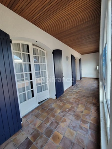 ( 85 ) Vendée entre NOIRMOUTIER , PORNIC et CHALLANS à vendre centre ville  BEAUVOIR SUR MER maison 7 pièces , 181 m² ,4 chambres , garage , terrain clos de 396 m²
