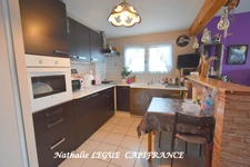 CHALLANS (85) Vendée proche commerces , centre ville , gare , hôpital , Maison  VIAGER occupé 4 pièces terrain 764 m² (jardinet privatif )clos 2 chambres