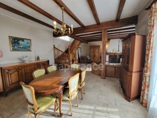 ( 85 ) Vendée entre NOIRMOUTIER , PORNIC et CHALLANS à vendre centre ville  BEAUVOIR SUR MER maison 7 pièces , 181 m² ,4 chambres , garage , terrain clos de 396 m²