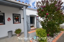 Vendée (85) entre CHALLANS et NOIRMOUTIER BEAUVOIR sur MER  Maison à vendre 8 pièces , 160 m², 4 chambres , 1 bureau ,3 WC garage terrain clos 1543m²