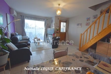 CHALLANS (85) Vendée proche commerces , centre ville , gare , hôpital , Maison  VIAGER occupé 4 pièces terrain 764 m² (jardinet privatif )clos 2 chambres