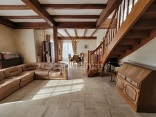 ( 85 ) Vendée entre NOIRMOUTIER , PORNIC et CHALLANS à vendre centre ville  BEAUVOIR SUR MER maison 7 pièces , 181 m² ,4 chambres , garage , terrain clos de 396 m²