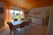 BEAUVOIR SUR MER ( 85 ) proche centre ville entre CHALLANS et NOIRMOUTIER  Maison à VENDRE en vente à terme libre , 3 chambres , 2 WC , garage terrain clos 800 m² puits