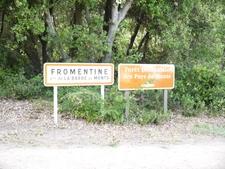 FROMENTINE ( 85 ) Vendée centre bourg , plage , MER  , proche NOIRMOUTIER Appartement à vendre séjour , 1 chambre , salle d'eau / WC , parking