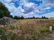Terrain viabilisé à bâtir - 647,00 m² - Libre constructeur