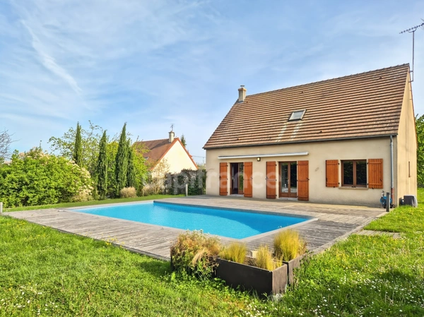 Maison familiale 5 pièces 130m2 4 chambres, piscine chauffée