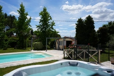 villa plain-pied 205 m², 5 chambres , espace indépendant , 1h de Bordeaux, 3h de Paris
