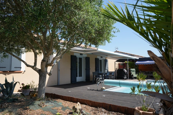 Maison plain pied avec piscine . 1h de Bordeaux, 3h de Paris 