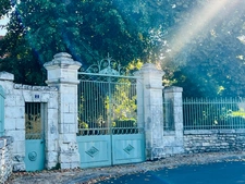 Mansion property in CHATELLERAULT (86)