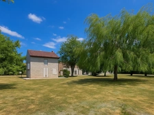 157m2 farmhouse with superb land and very large garage