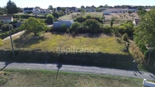 TERRAIN À BÂTIR 950 M² – TARGÉ – LIBRE DE CONSTRUCTEUR – BELLE VUE SUR CHÂTELLERAULT