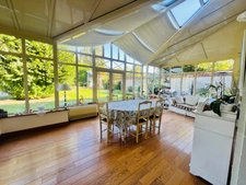 Mansion property in CHATELLERAULT (86)