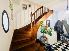Family home 140 m² – Town center – Garden, garage, outbuilding