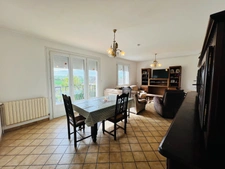 Maison 3 chambres + grand sous sol et grand terrain clos 10 min Châtellerault