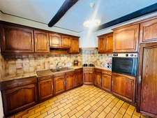 157m2 farmhouse with superb land and very large garage