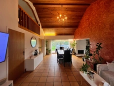 Architect-designed house of 149 m² in Targé – 3 bedrooms, possibility of 4 – Enclosed plot of 2,000 m² – 2 garages