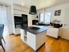 Single storey 2022 - sought-after area