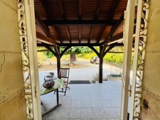 Maison de caractère rénovée – 182 m² – Studio indépendant 31m² – Garage de 117 m² – Terrain clos de 2 235 m²