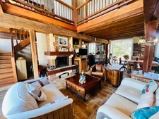 Maison de caractère rénovée – 182 m² – Studio indépendant 31m² – Garage de 117 m² – Terrain clos de 2 235 m²