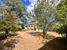 CHARACTERFUL LONGHOUSE – 230 m² – CHARM, SPACIOUSNESS & AUTHENTICITY – 20 MINUTES NORTH OF CHÂTELLERAULT