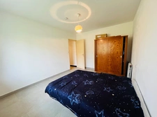 3-bedroom house with large garden and garage 