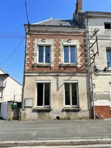 Maison à rénover 3 chambres + cour