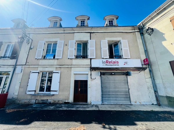 MAISON DE VILLAGE ATYPIQUE AVEC GRAND POTENTIEL