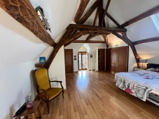SUPERB 250 SQM STONE HOUSE – CHARM, SPACIOUS ROOMS AND HEATED POOL – 10 min north of Châtellerault
