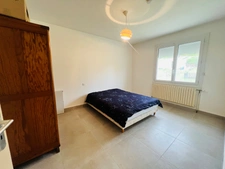 3-bedroom house with large garden and garage 