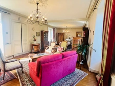 Mansion property in CHATELLERAULT (86)