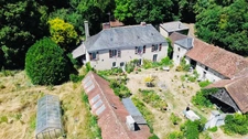 Maison de caractére à rénover 
