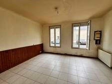 Maison à rénover 3 chambres + cour
