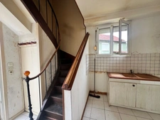 Maison à rénover 3 chambres + cour