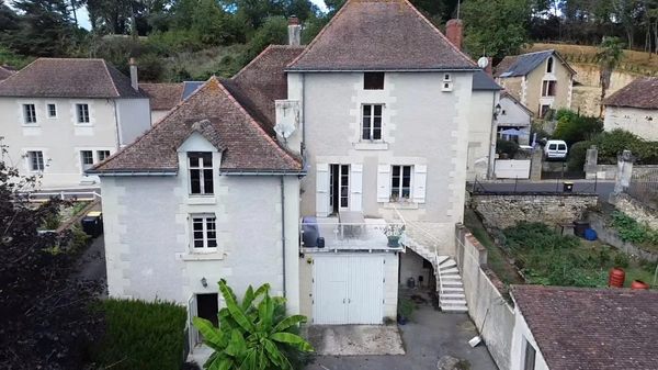 SUPERBE DEMEURE EN PIERRE DE 250 M² – CHARME, VOLUMES ET PISCINE CHAUFFÉE -10min Châtellerault nord