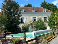 Maison de caractére + maison indépendante 8 min de Châtellerault