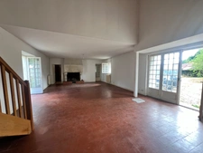 CHARACTERFUL LONGHOUSE – 230 m² – CHARM, SPACIOUSNESS & AUTHENTICITY – 20 MINUTES NORTH OF CHÂTELLERAULT