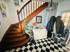 Family home 140 m² – Town center – Garden, garage, outbuilding