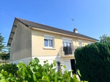 3-bedroom house with large garden and garage 
