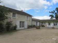 Equestrian Estate with Cottages 20 minutes from Châtellerault
